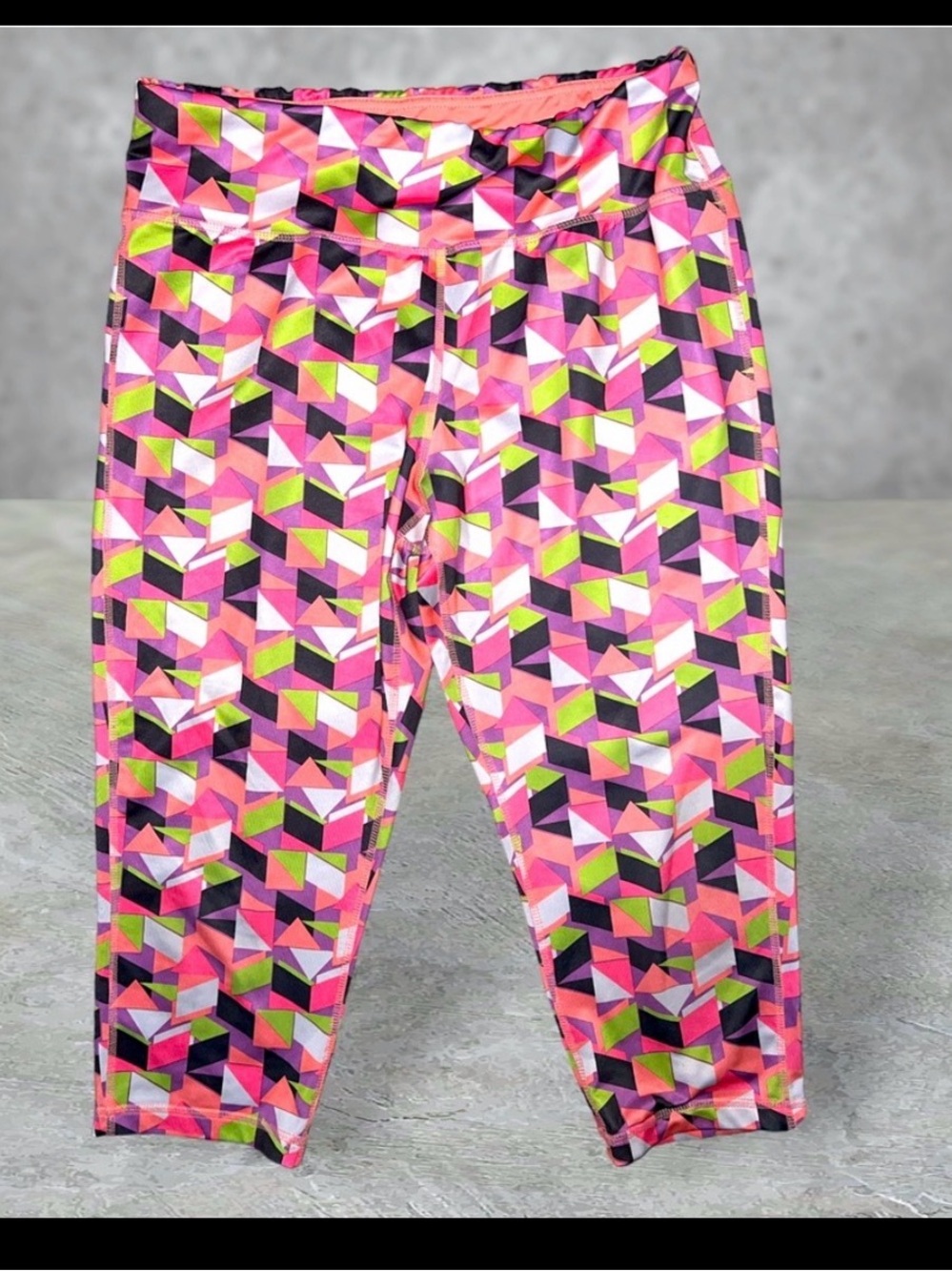 Bright Pink Geo-Print Active Capri Leggings